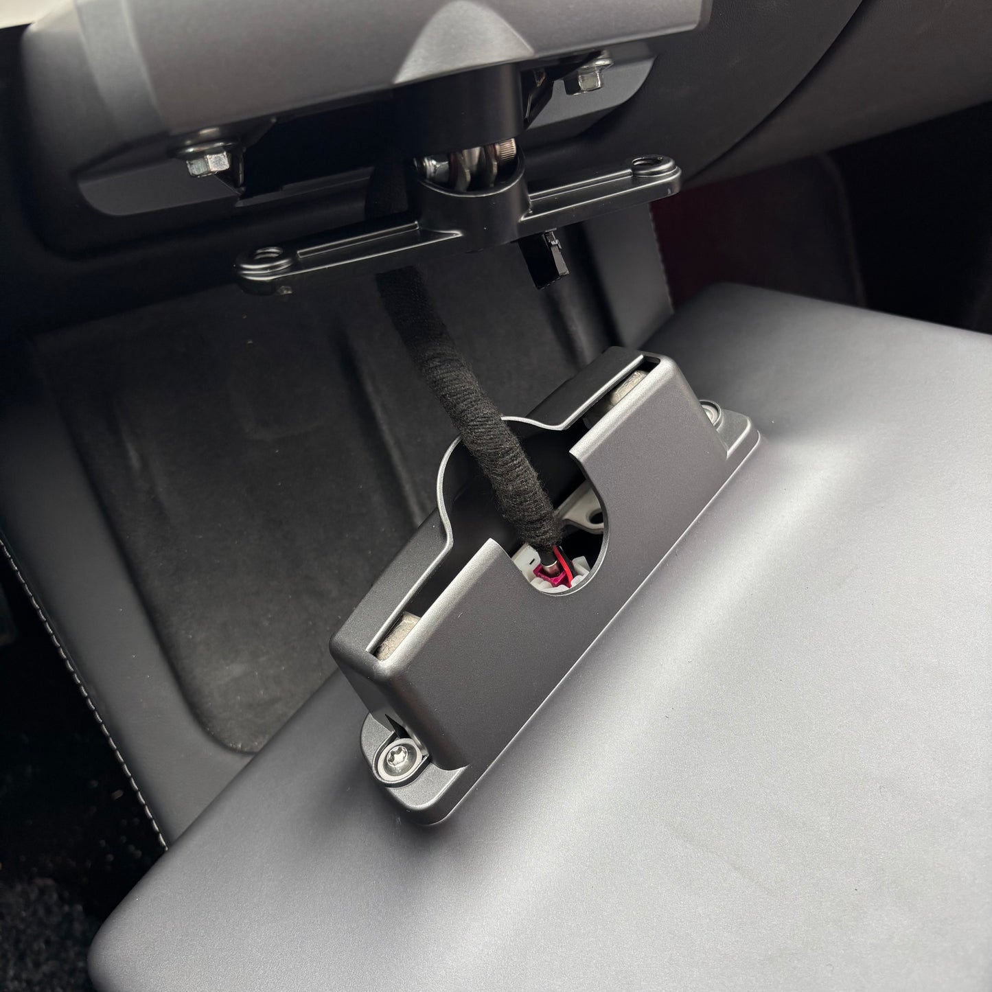 Skærm drejearm TESLA Model /3/Y