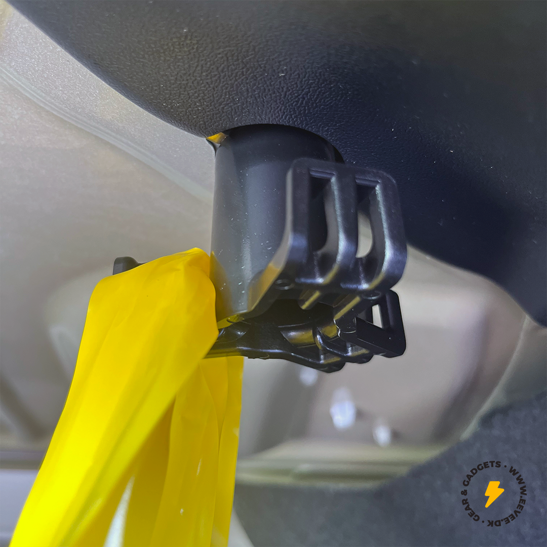 Haken für Kofferraum TESLA Modell /3