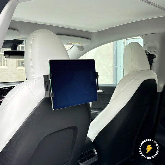 Das iPad bietet Platz für das TESLA-Modell /3/Y